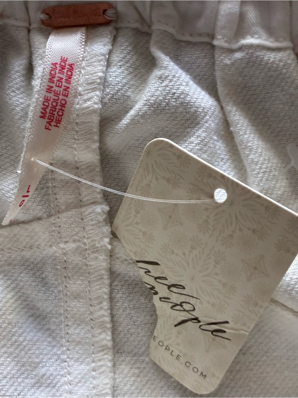 FREE PEOPLE 100% Cotton High Rise White Shorts. Side Pockets and Drawstring. NWT - Picture 3 of 13